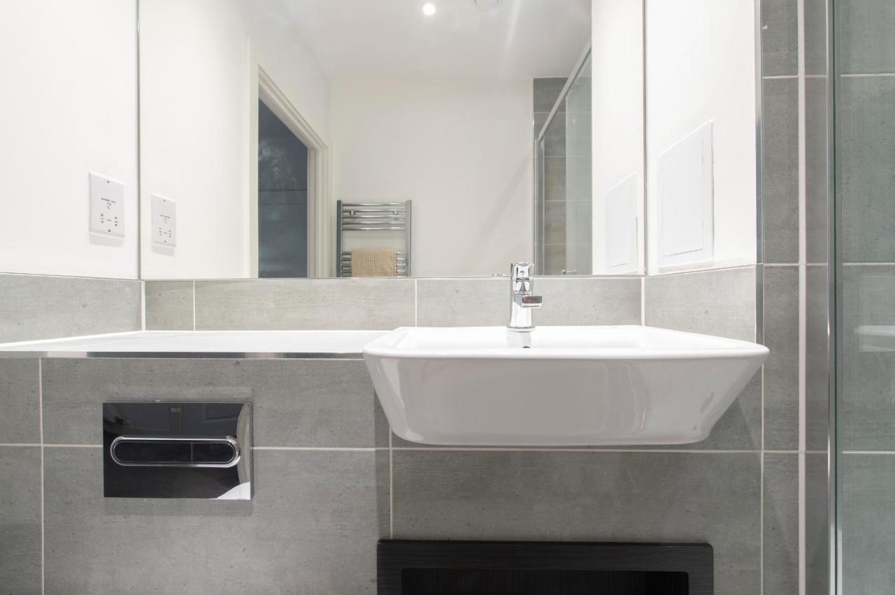 Apartment Stunning Luxury 2 Bedroom London